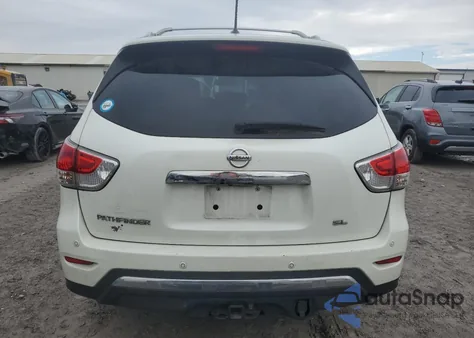 2015 Nissan Pathfinder S z USA, uszkodzony, nr VIN 5N1AR2MN7FC686150